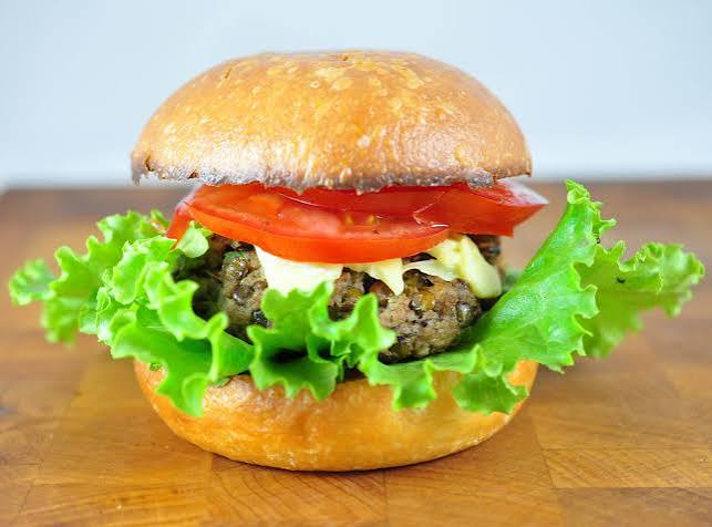 Half Vegtable Burger/ግማሽ አትክልት በርገር
